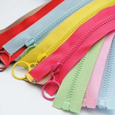 #5 Fermeture à glissière en résine avec des dents colorées pour les vêtements en rose
