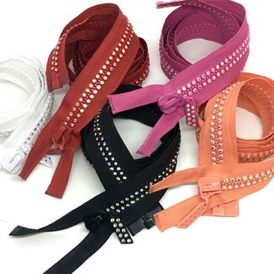 #5 #10 Fermeture automatique Fermeture à glissière métallique Rhinestone Fin ouverte En rouge