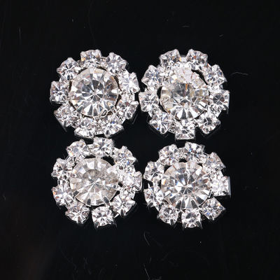 Forme de fleur métallique de mariée Bouton cristallin de couleur claire Bouchon de luxe Bouton diamanté de cristal de luxe Pour les vêtements