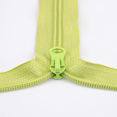 Fabricant de fermeture à glissière en nylon en gros Rouleaux 3# 5# 8# 10# Fermeture à glissière en nylon en bobine Fermeture à glissière pour vêtements