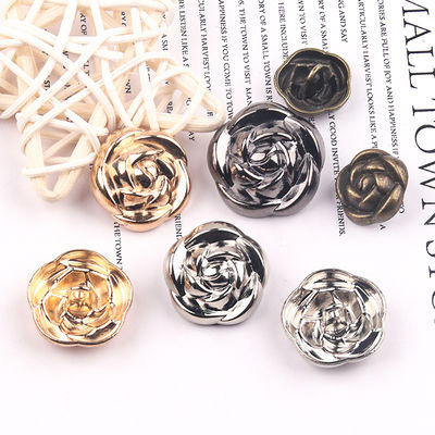 Forme rose laiton métal logo fantaisie couture bouton crochet pour les vêtements manteau