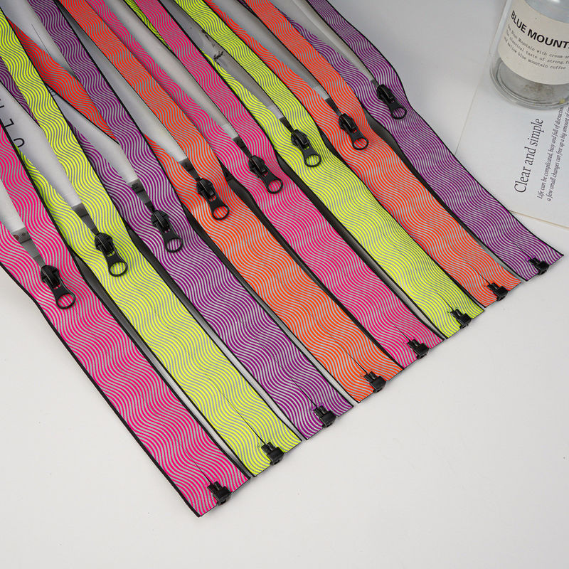 Fabrique en gros personnalisé 3# 5# 7# fermeture à glissière imperméable en nylon Fermeture automatique